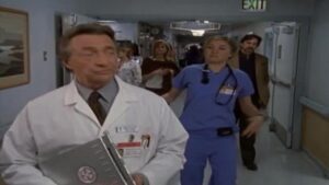 Смотреть на Лордфильм 2.0 Сериал Клиника 2001