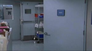 Смотреть на Лордфильм 2.0 Сериал Клиника 2001