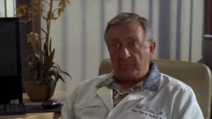 Смотреть на Лордфильм 2.0 Сериал Клиника 2001